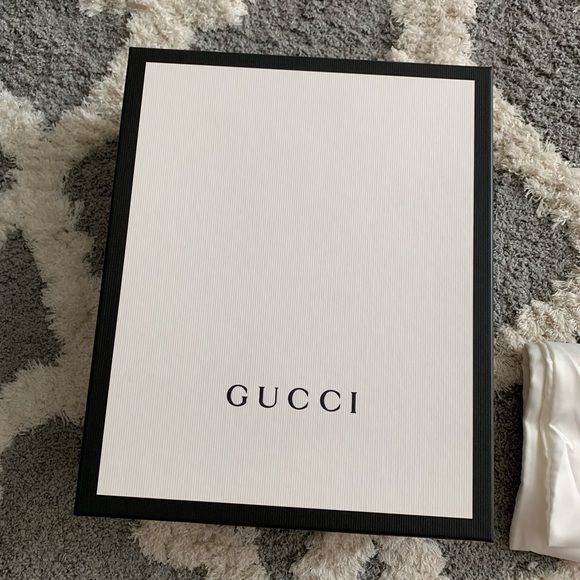 ⭐️⭐️SOLD⭐️⭐️Authentic Gucci ophidia camera bag. - Picture 2 of 8